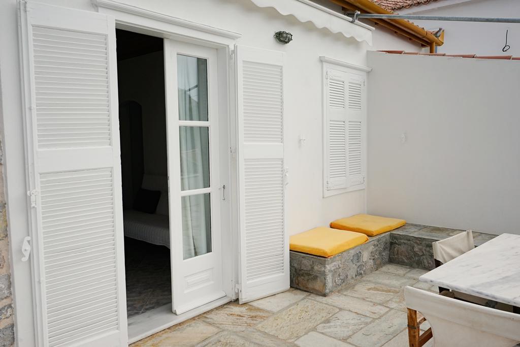 Kiki'S Houses Vlichos Hydra  Luaran gambar