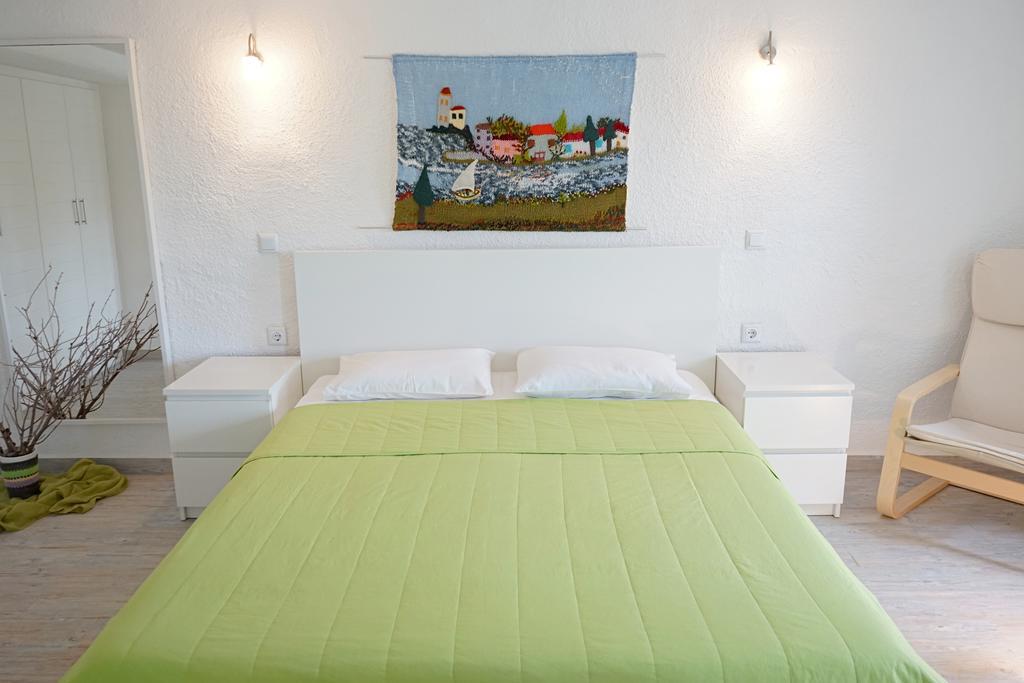 Kiki'S Houses Vlichos Hydra  Bilik gambar